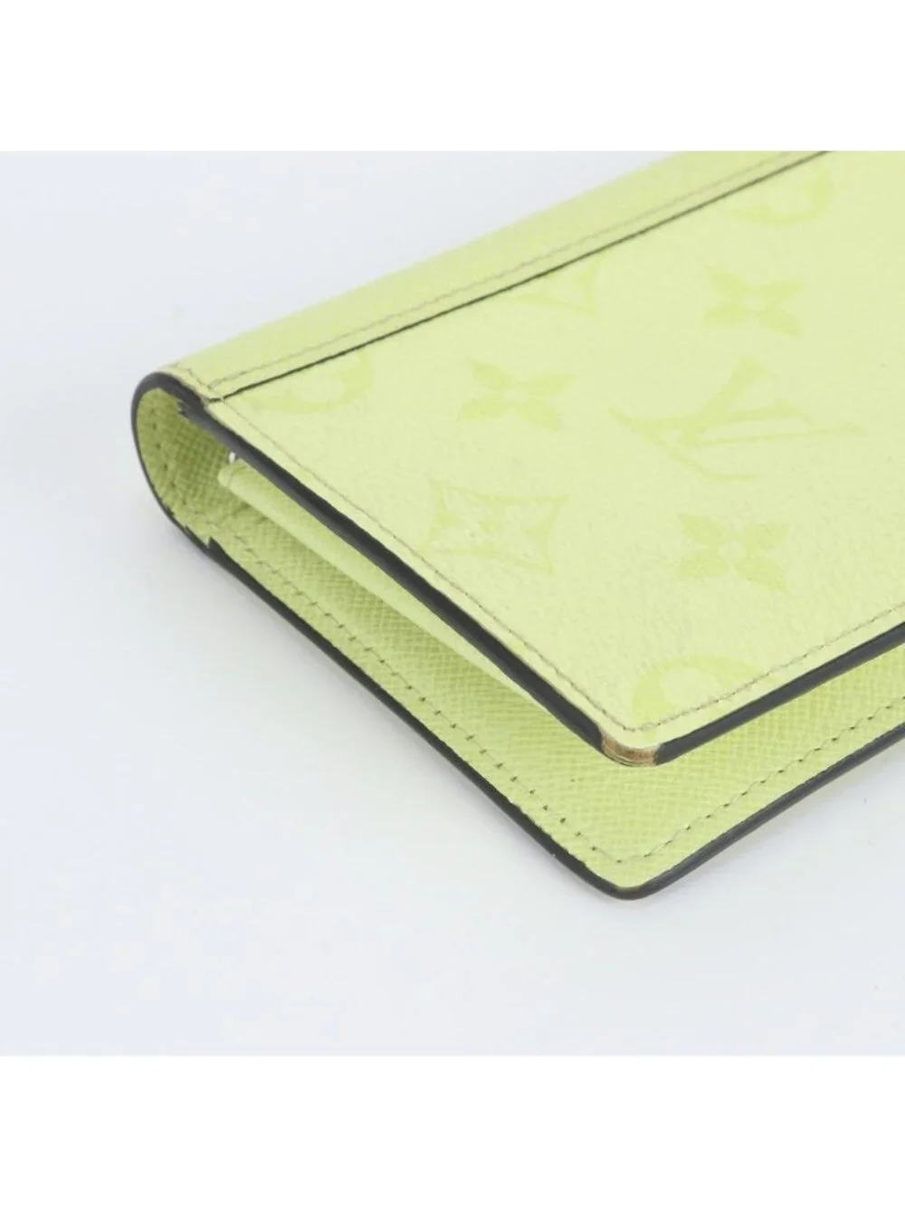 Louis Vuitton Taigarama Portefeuille Brazza Leather Wallet